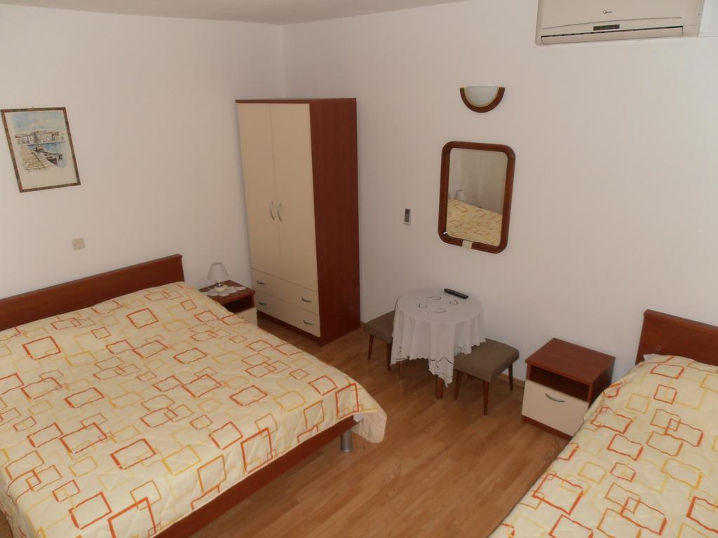 Apartment Perovic Baška Voda エクステリア 写真